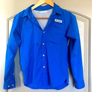 Columbia kids long sleeved blue button up sports shirt for size large